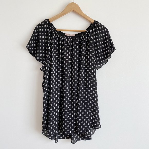 Philosophy Tops - Philosophy, Women's Flutter cap sleeves Top, Scoop Neck, Black with White Arrow